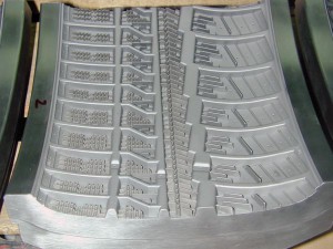 An example of mould part on which is currently focused the experimentation of Engineering Equipment & Tread Mold Design to introduce the 3D printing through laser melting in this sector effectively. The part, fully 3D printed, was sanded and deburred with standard post-machining operations.
